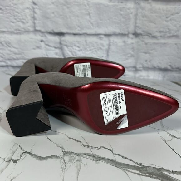 New gray heels - Picture 7 of 9